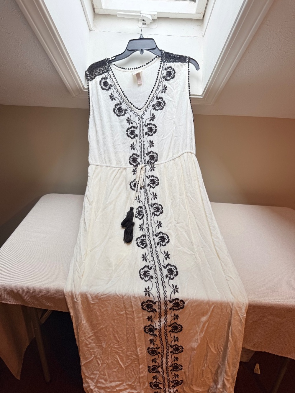 Knox Rose Embroidered Gauze Maxi Dress Size XL Black and Cream